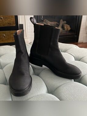 Stuart Weitzman Black Leather Chelsea Boots